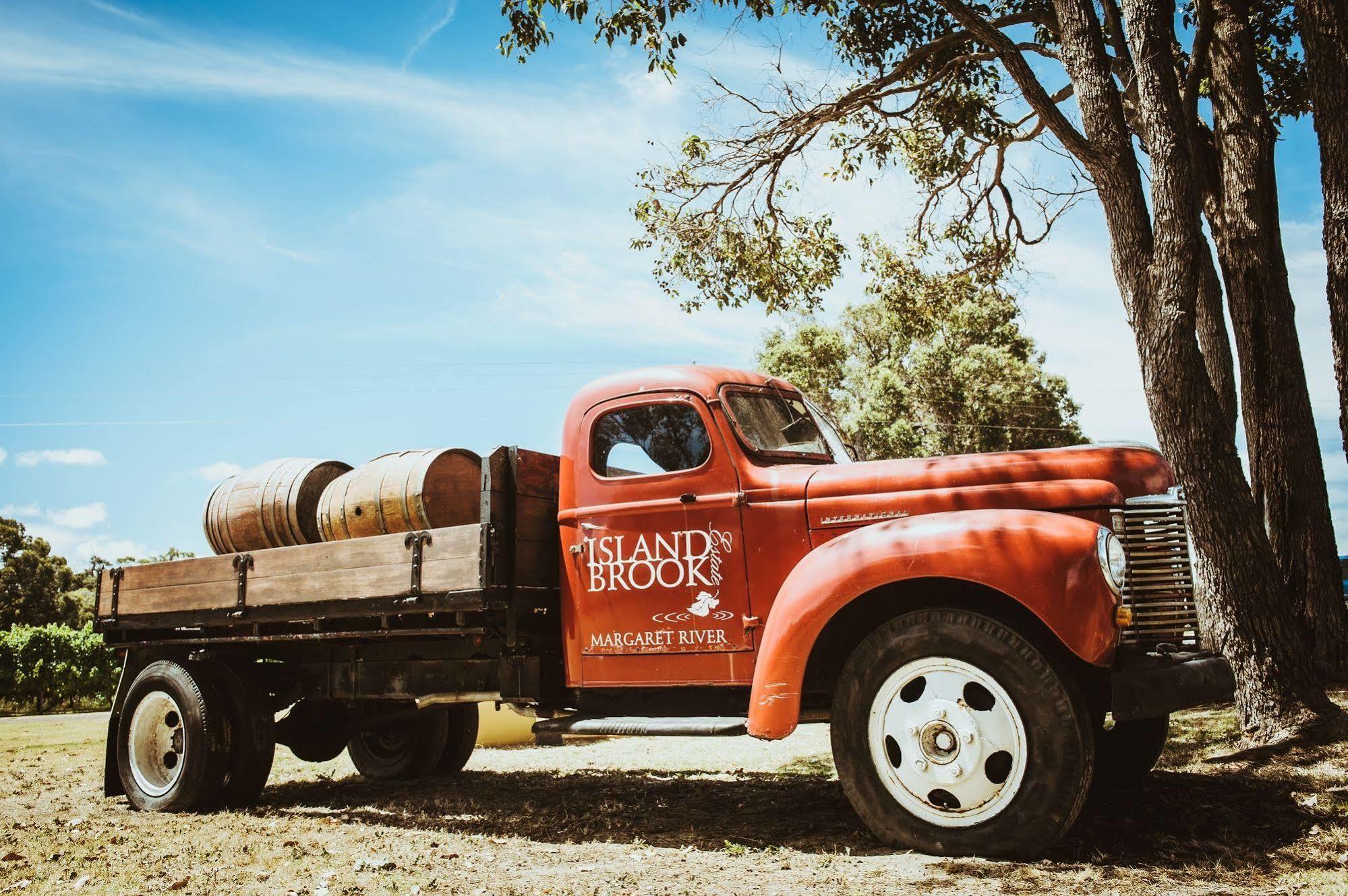Island Brook Estate Winery And Chalets Margaret River Eksteriør billede